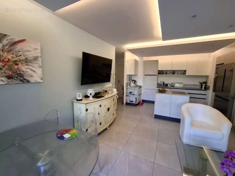 Appartement à VILLENEUVE-LOUBET