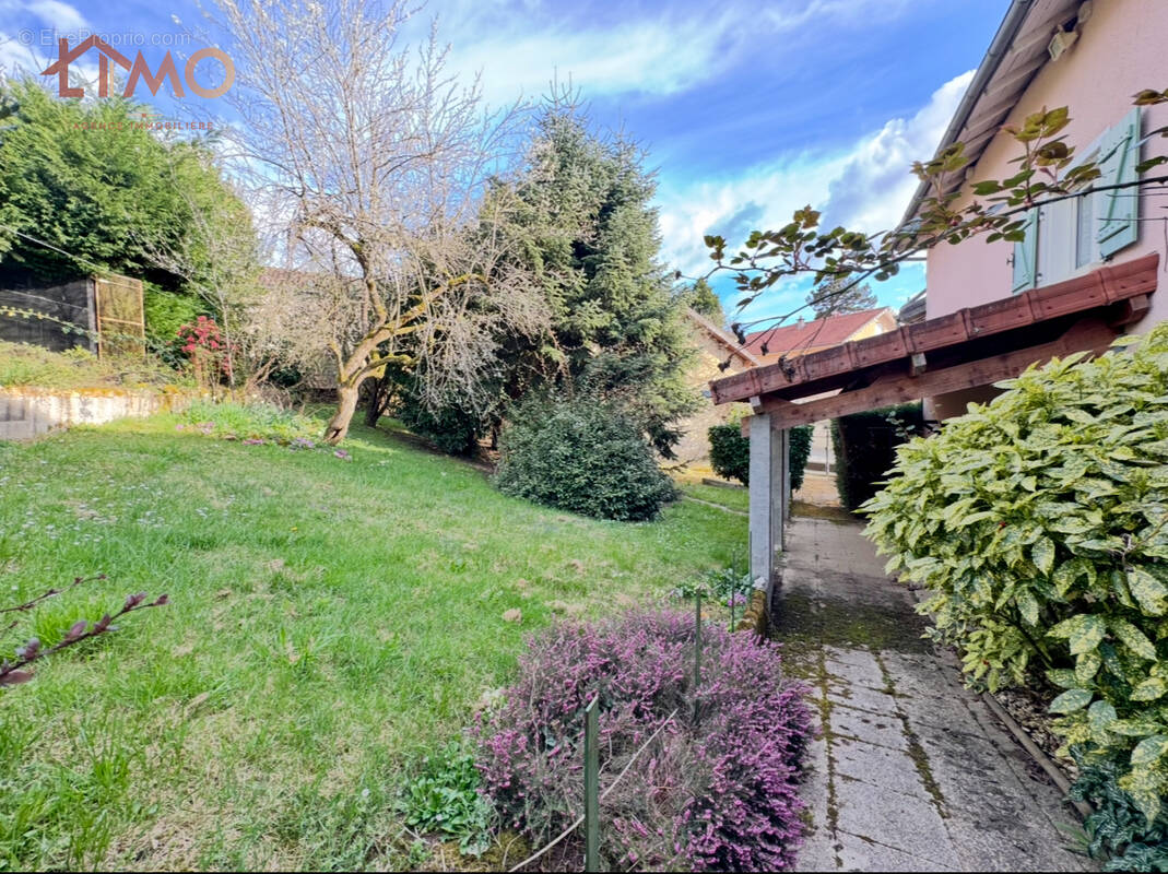 Maison à CONDAT-SUR-VIENNE