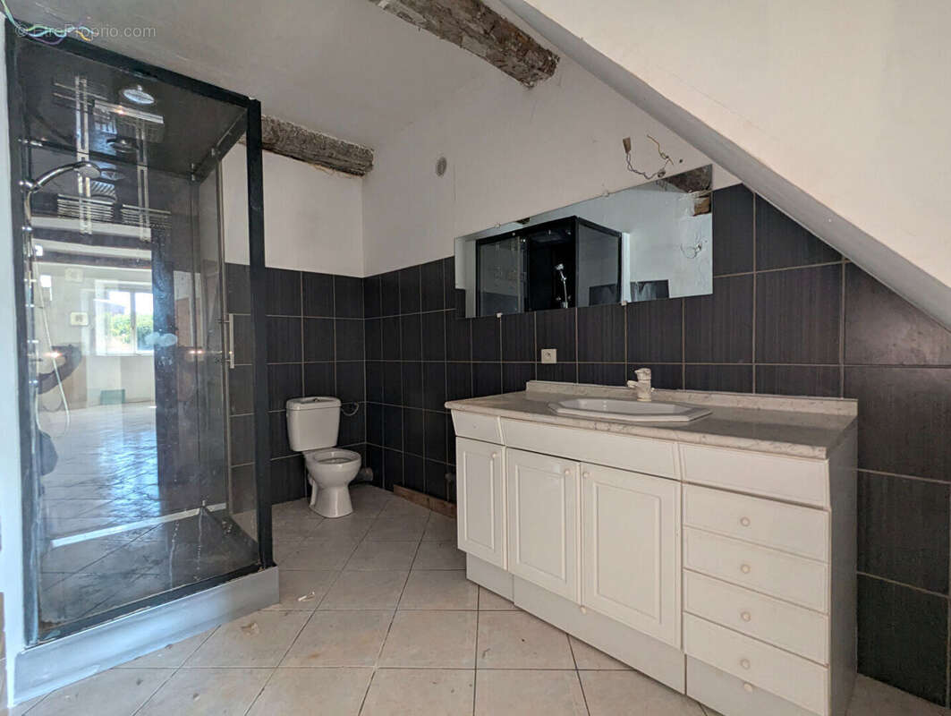 Appartement à SALERNES
