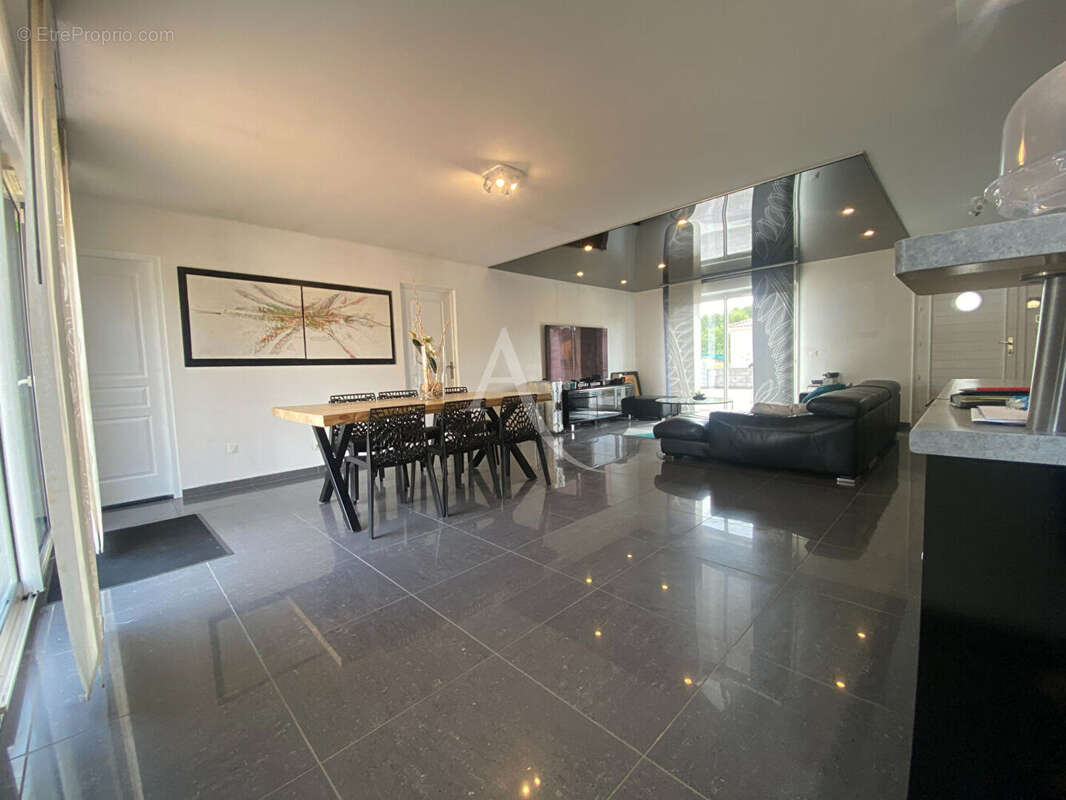 Maison à SAINT-SULPICE