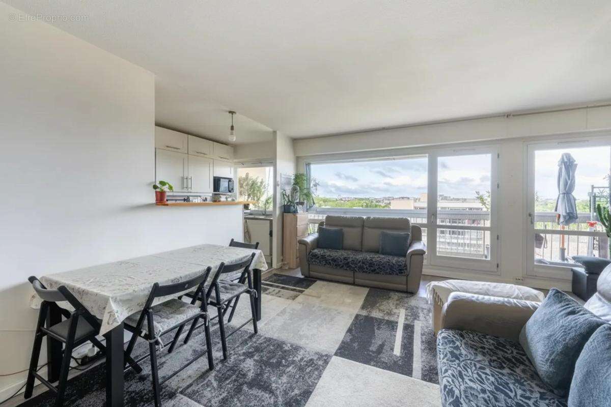 Élancourt Grand 4 pièces vue imprenable avec balcon - photo 2