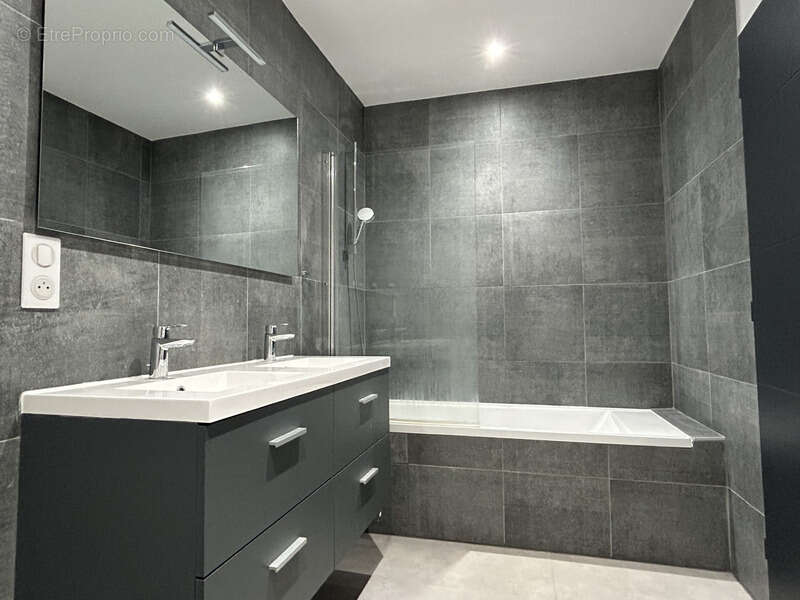 SURAT Maison de 166 m2 avec cour - photo 10