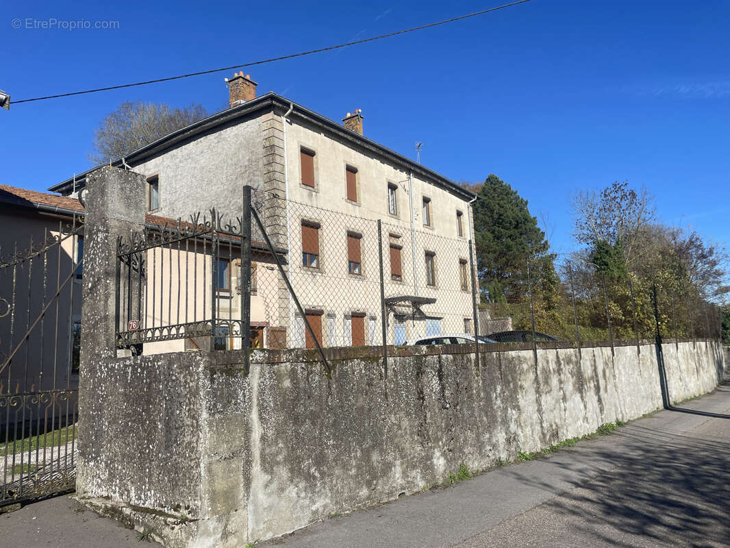 Appartement à AMBACOURT