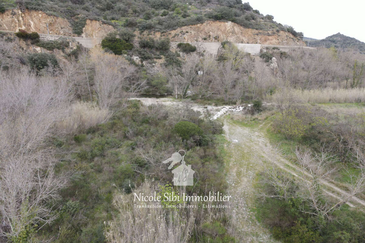 Terrain à RASIGUERES