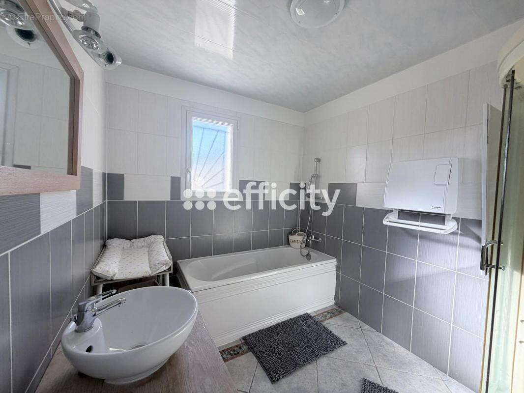 Maison à MOULEYDIER