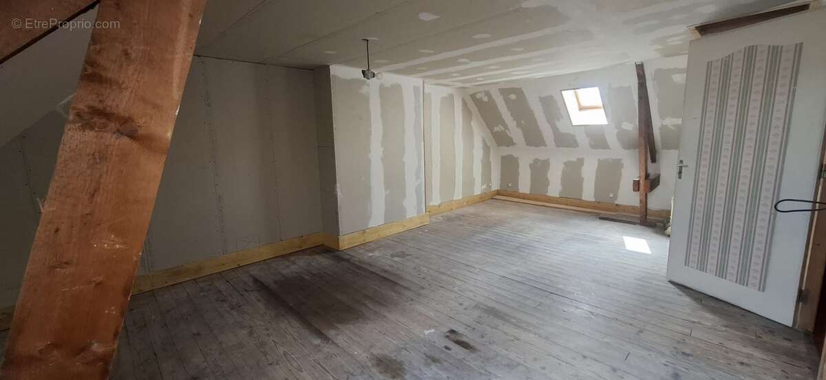 Maison indivuelle à vendre 6 pièces, Garage et Jardin ETREILLERS (02590) - photo 26