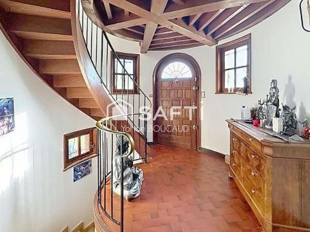 Maison 258 m² à Salles-Arbuissonnas-En-Beaujolais  - photo 3