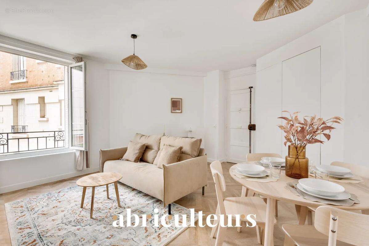 Appartement à COURBEVOIE