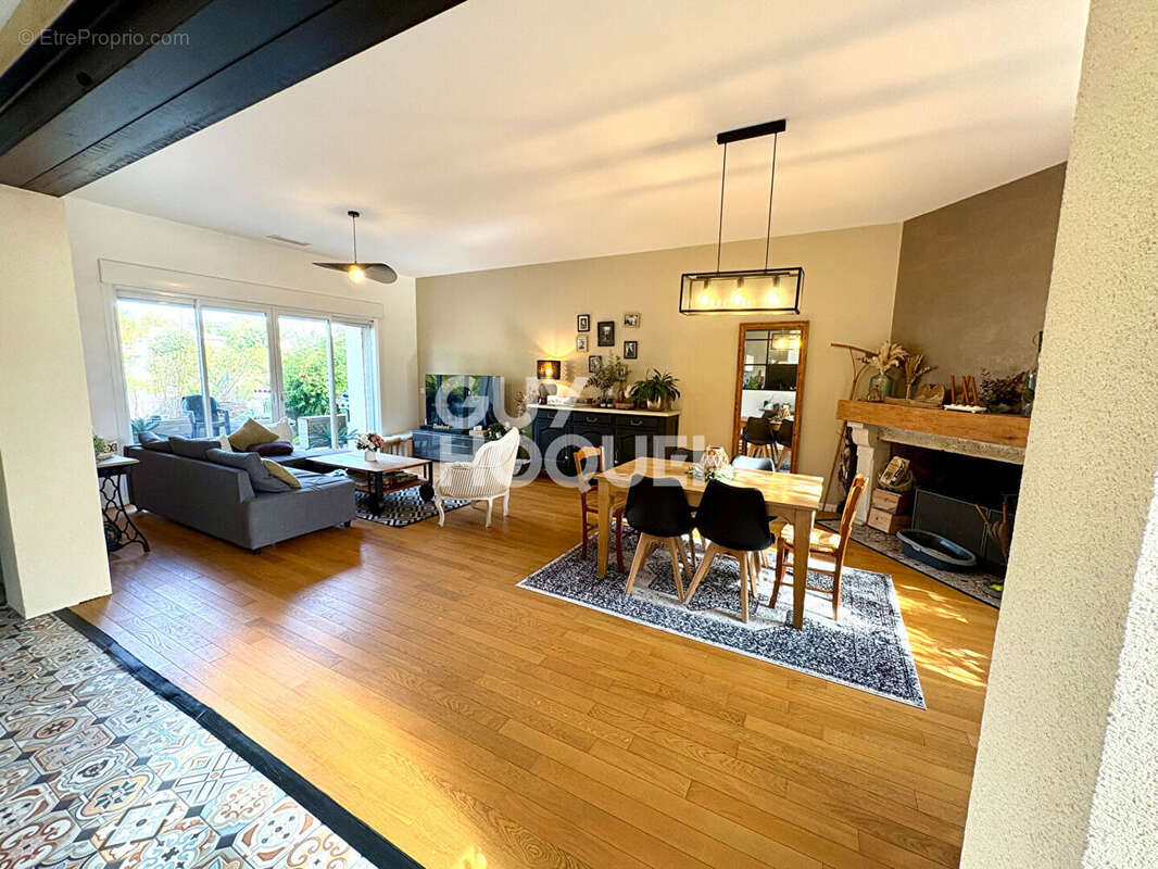 Maison à SAINT-MEDARD-D&#039;EYRANS