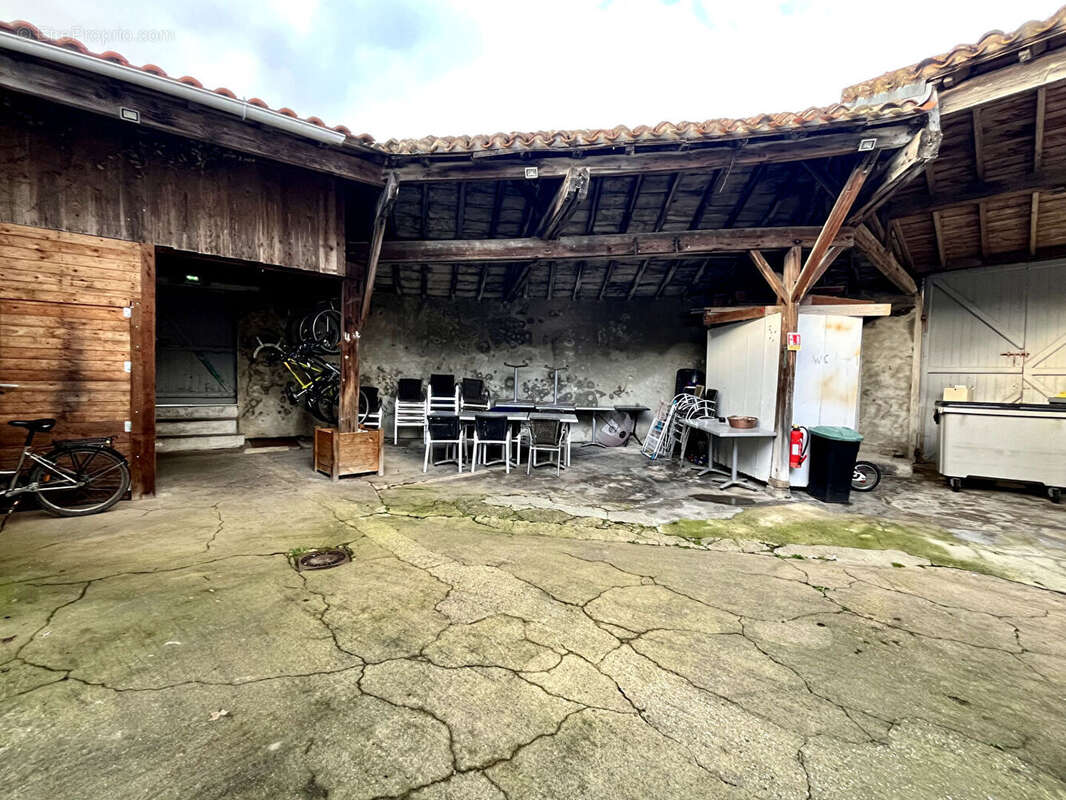 Commerce à LA GARNACHE