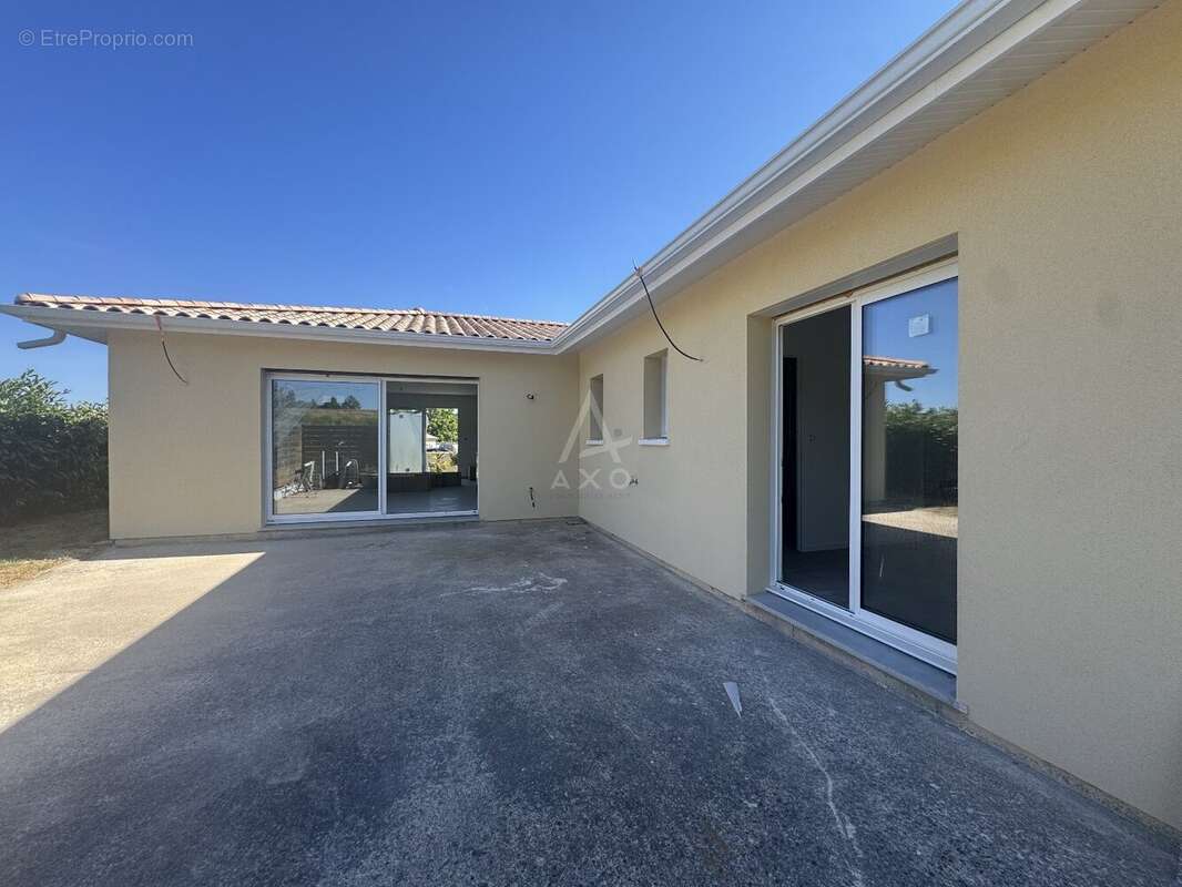 LARUSCADE  Maison neuve de 115 m², 3 chambres, garrage, jardin sans vis-à-vis - photo 3