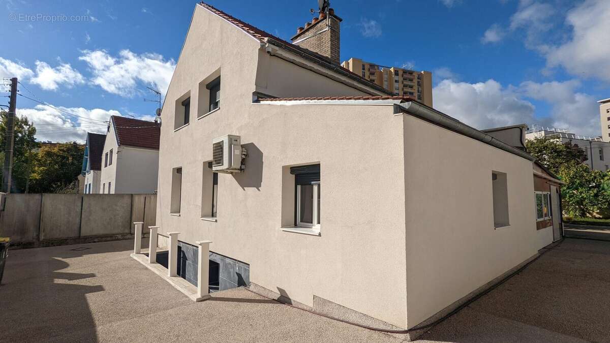 Maison à CHENOVE