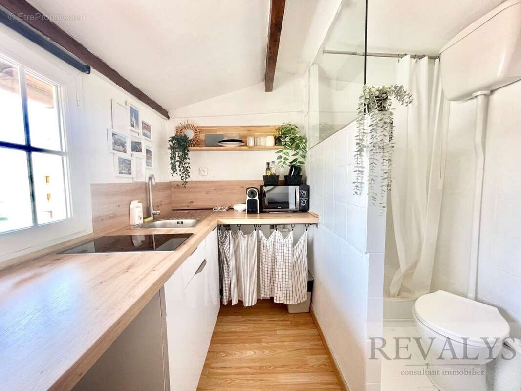 Alpes maritimes ( 06000) - nice centre ville/malaussena - studette 9m2 a vendre en dernier etage - photo 2