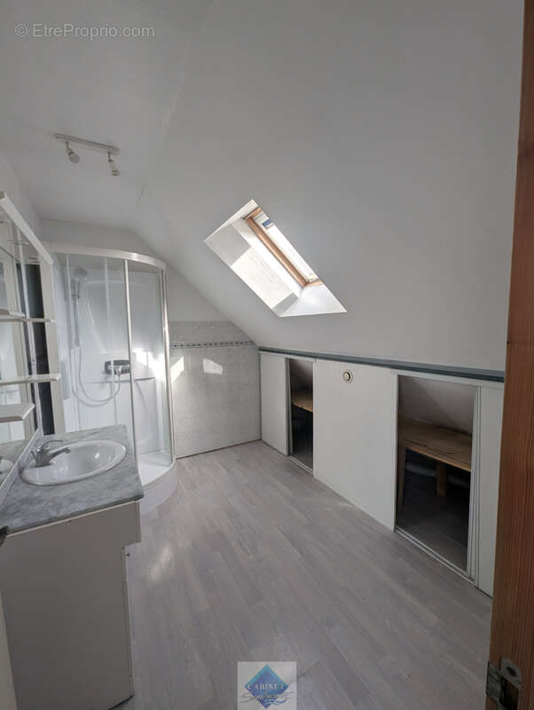 Maison à FEUQUIERES-EN-VIMEU