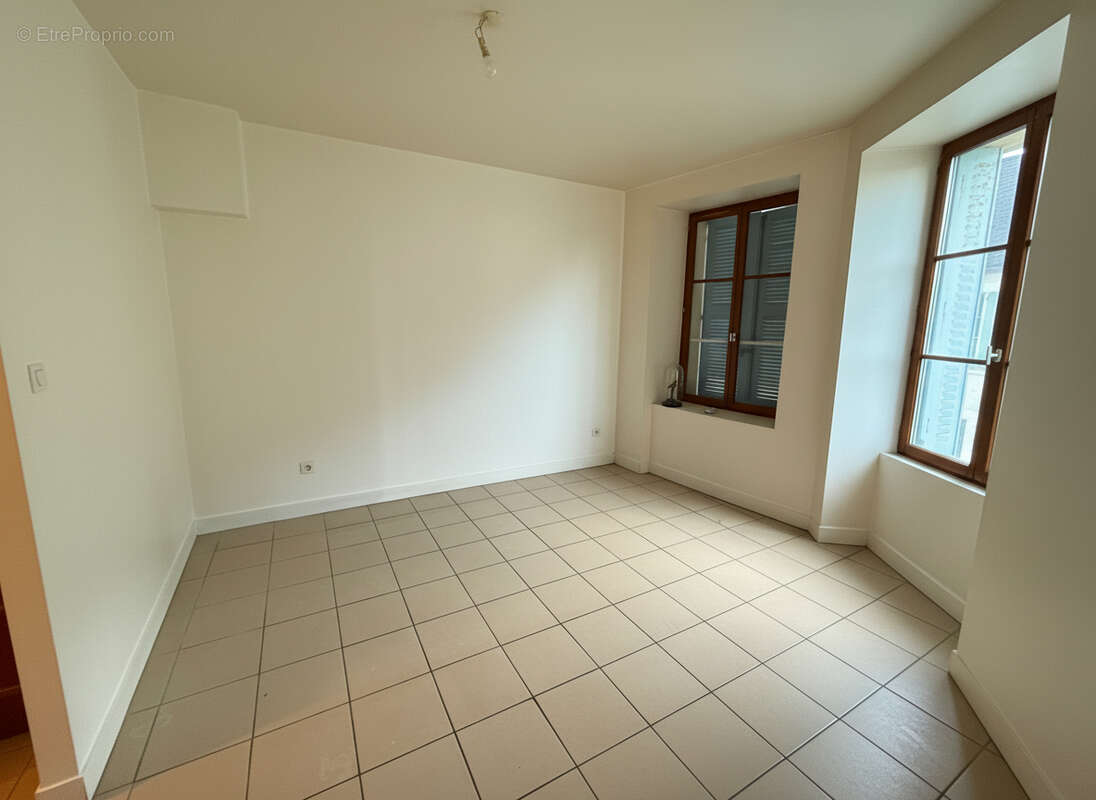 Appartement à EPERNON