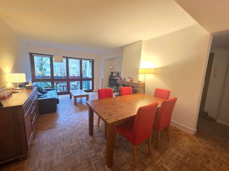 Appartement à VILLE-D&#039;AVRAY