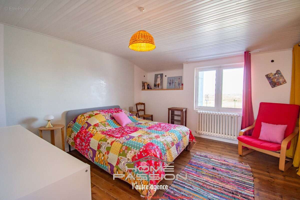 Maison à MORNAC-SUR-SEUDRE