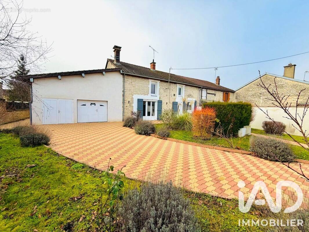 Photo 1 - Maison à BAYEL