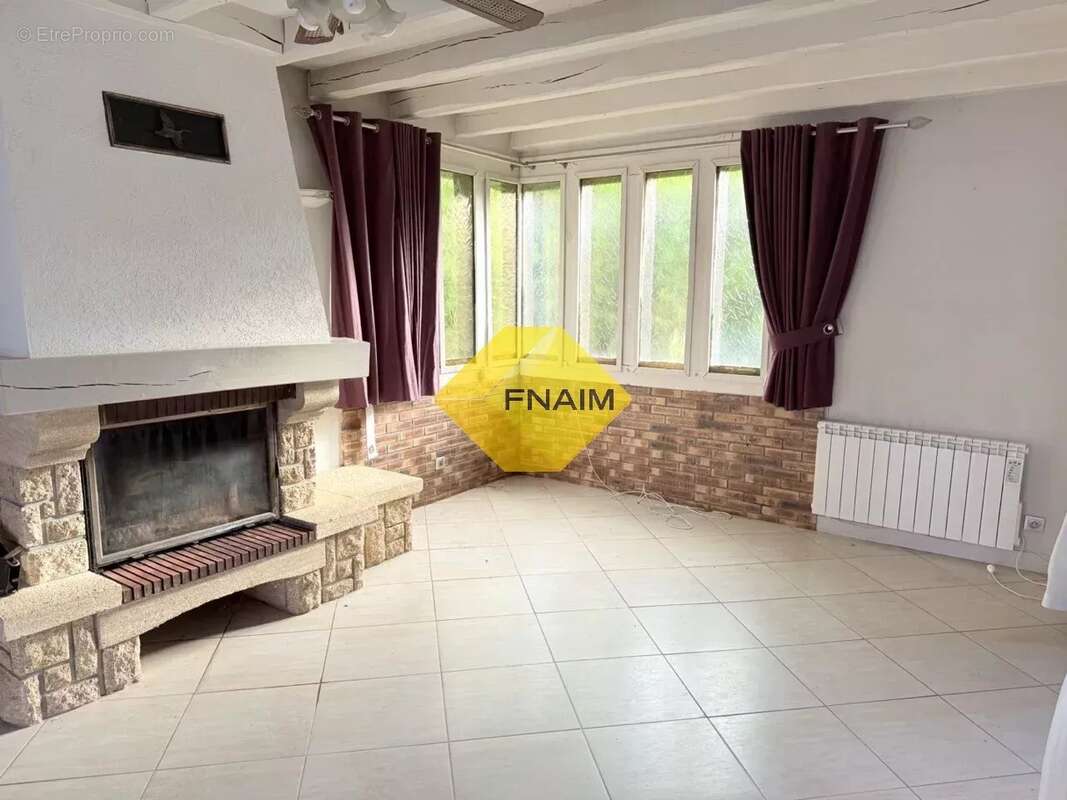 Maison à SAULX-LES-CHARTREUX