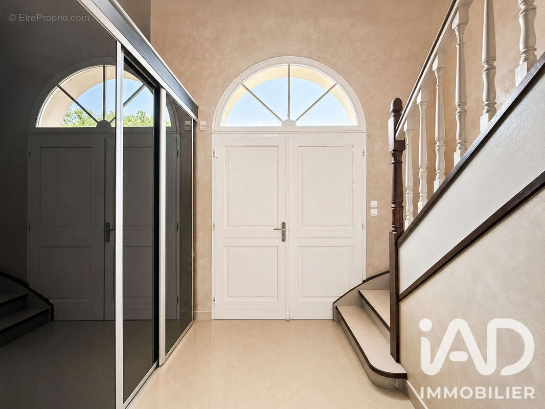 Maison 187 m² à Cinqueux  - photo 3