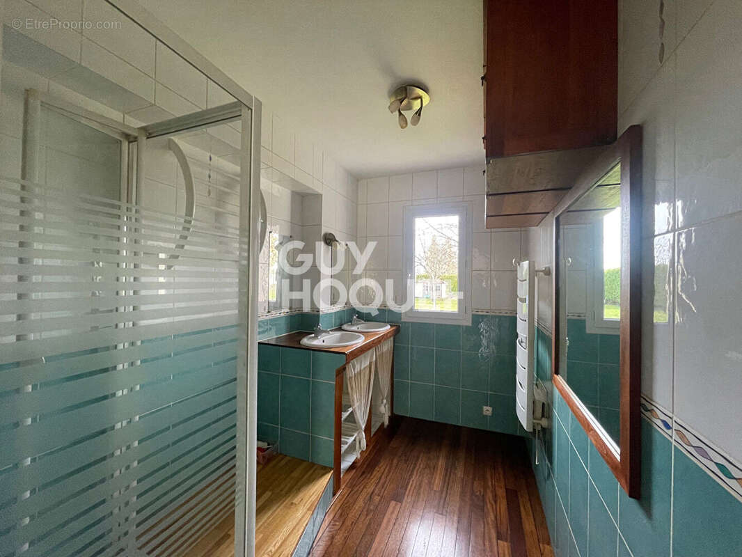 Maison à LA CHAPELLE-LA-REINE