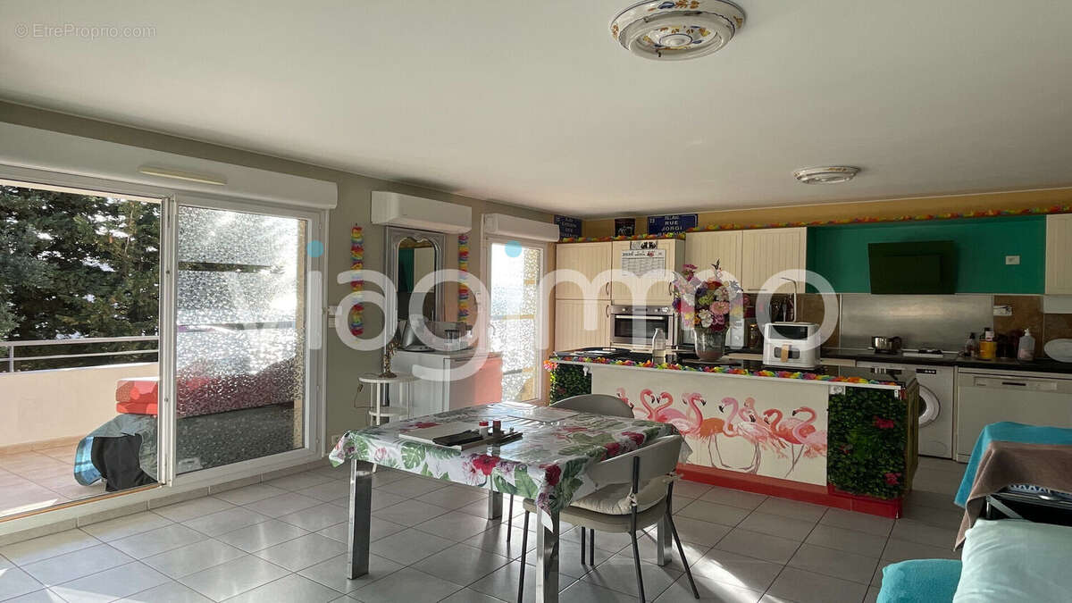 Appartement à MARSEILLE-15E