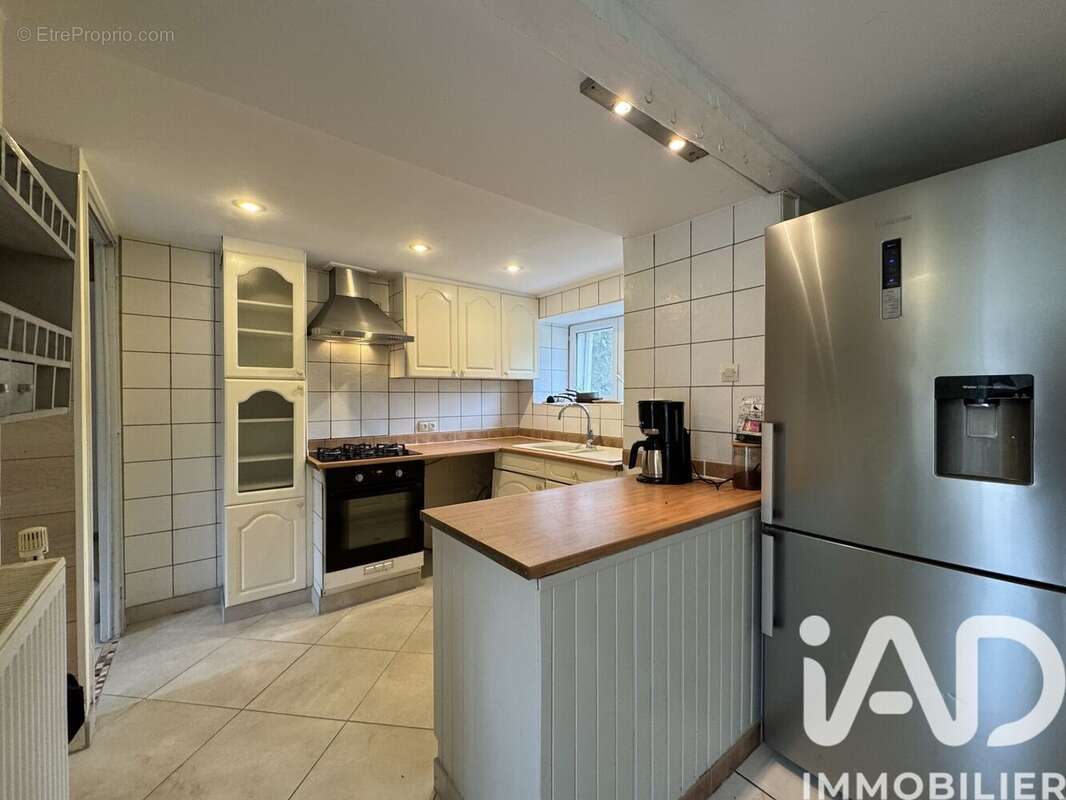 Maison 248 m² à Bournand  - photo 5