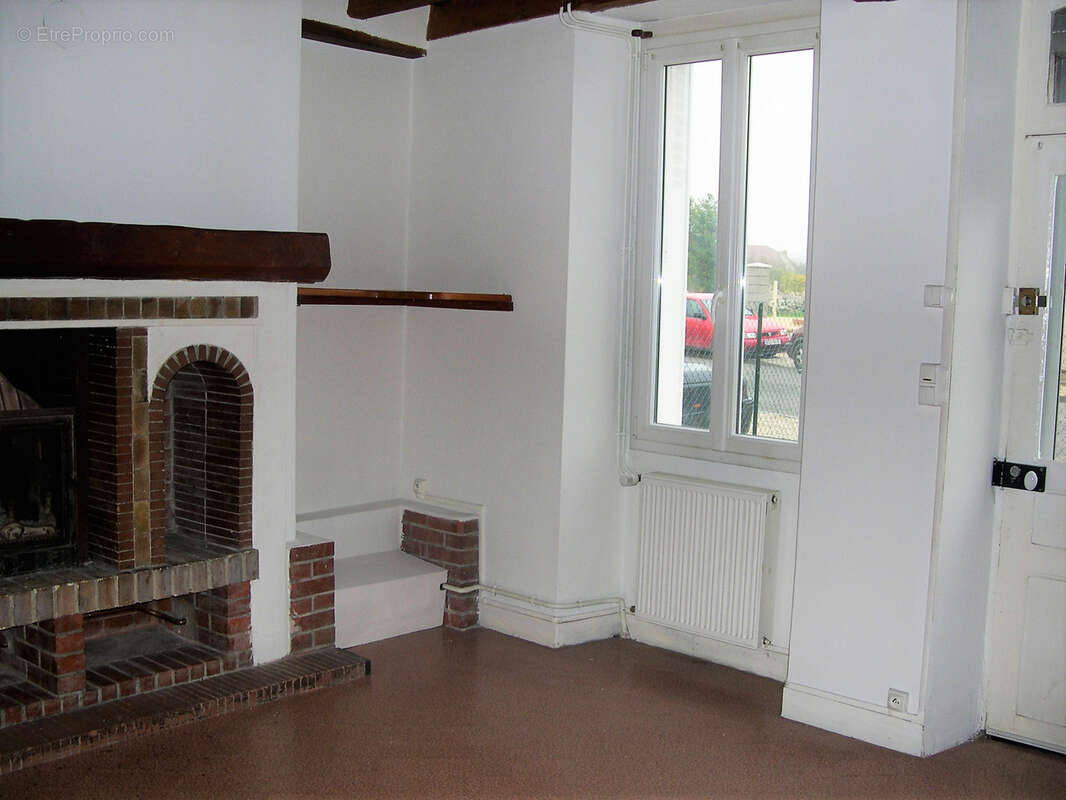 Maison à MAIZIERES-LA-GRANDE-PAROISSE