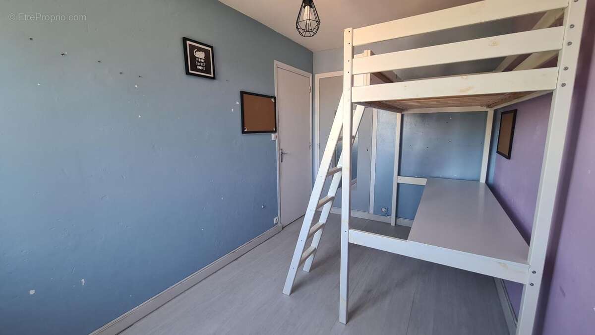 Appartement T4 - CHARNAY LES MACON - Ascenseur, balcons, place privative et cave - photo 10
