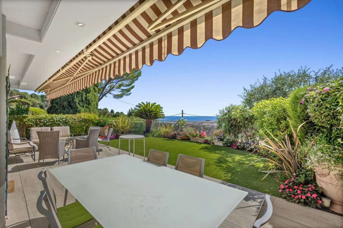 Appartement à LE CANNET