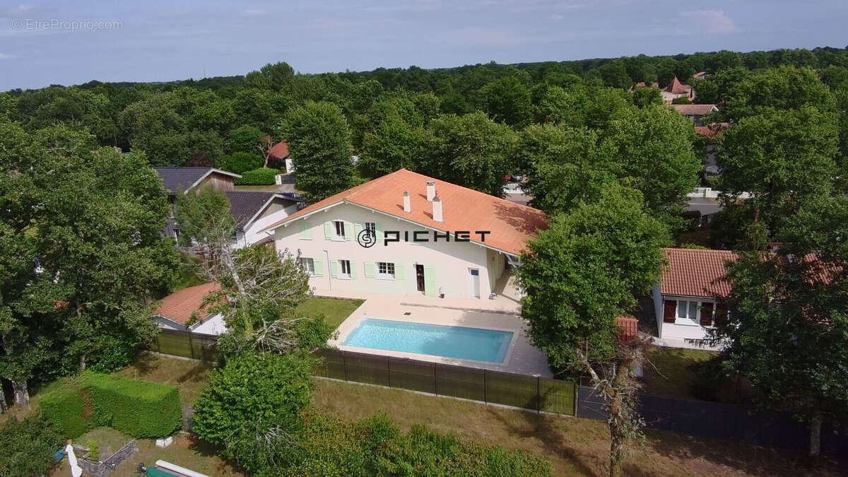 Maison à MARTIGNAS-SUR-JALLE