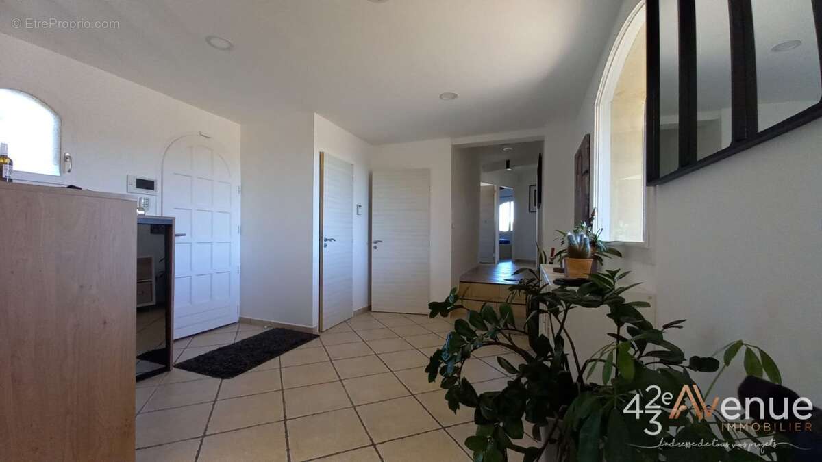 Maison à SAINT-PRIEST-EN-JAREZ