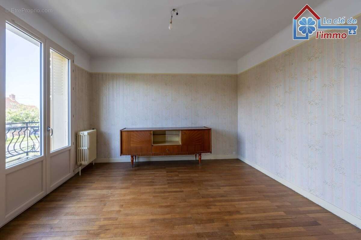 Maison à MOISSY-CRAMAYEL