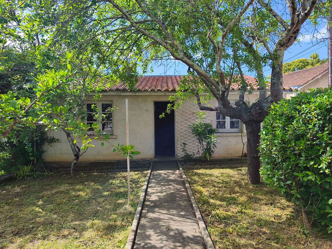 Maison à SAINTES