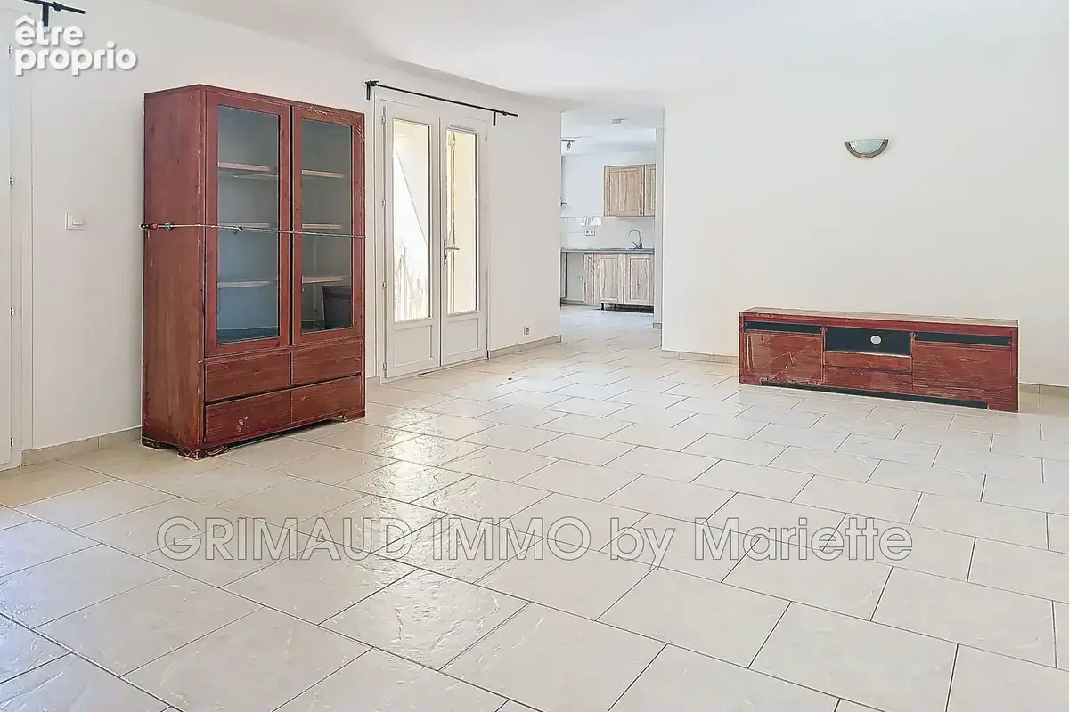 Appartement 72 m² à Cogolin  - photo 4