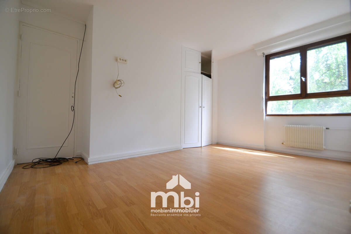 Appartement à SURVILLIERS
