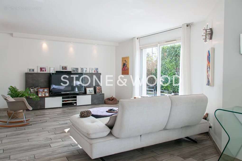 Maison à DIVONNE-LES-BAINS