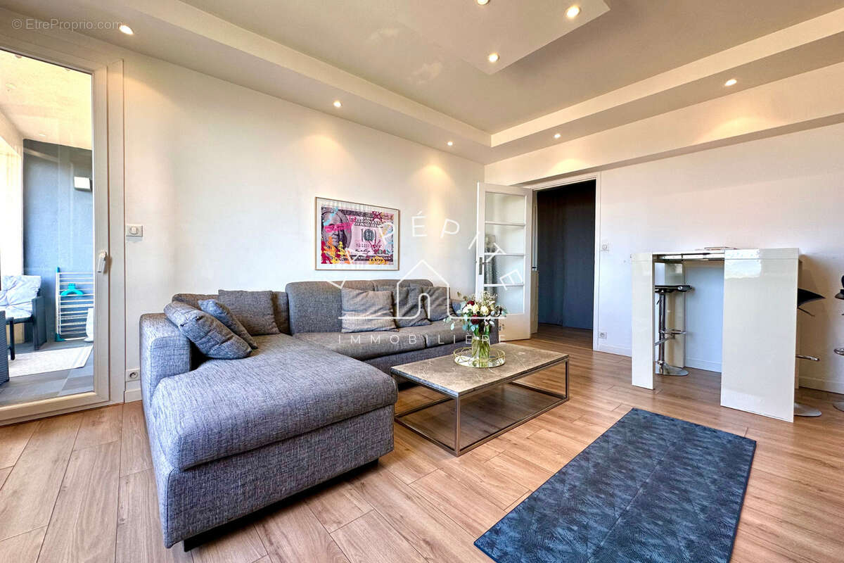Appartement à LE CANNET