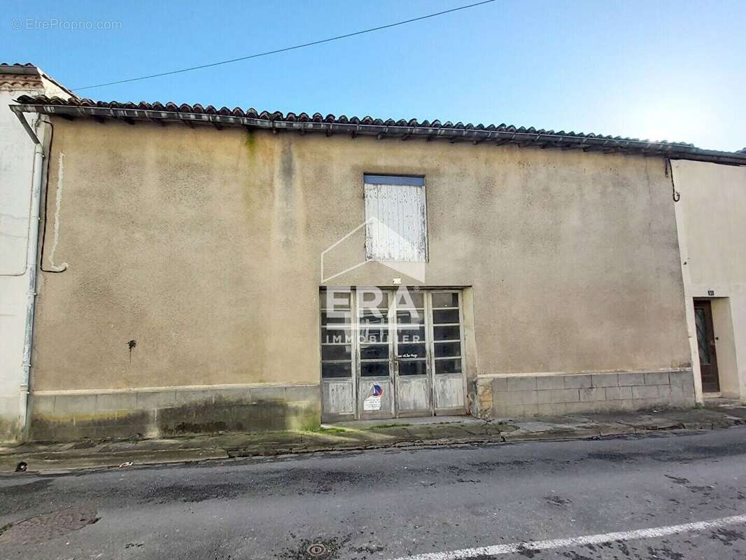 Parking à SAINTE-FOY-LA-GRANDE