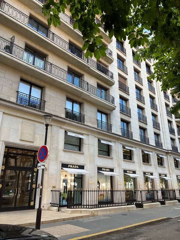 Appartement à PARIS-8E