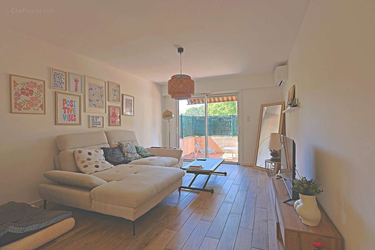 Superbe 3 Pièces RDJ avec pièce de vie XXL de 36 m², jardin privatif et terrasses - photo 2