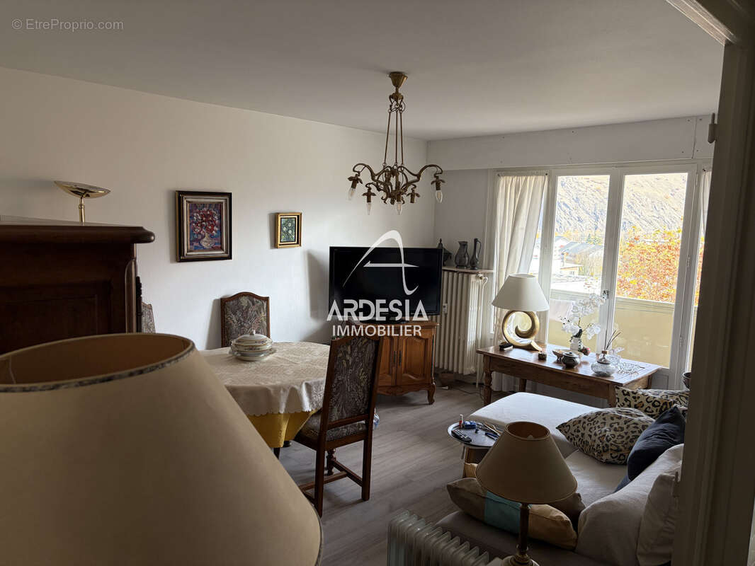 Appartement à SAINT-JEAN-DE-MAURIENNE