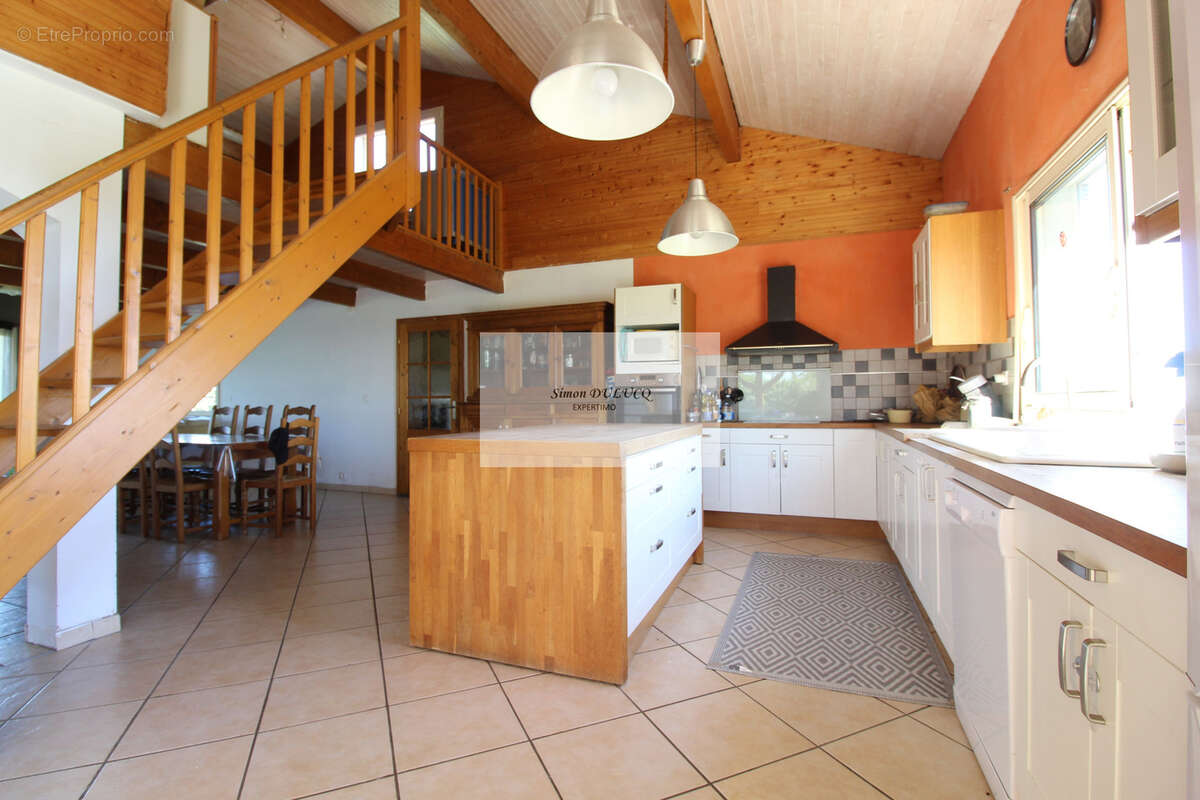 Maison type 6 de 142 m2 avec terrain de 986 m2 - photo 2