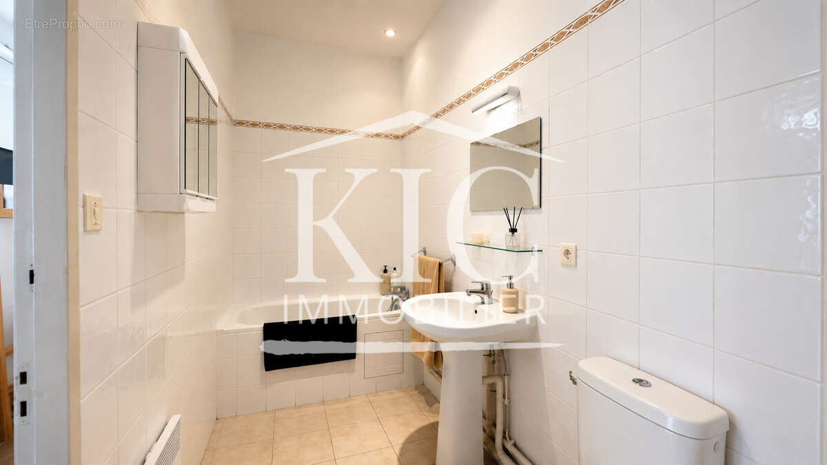CARCASSONNE CENTRE-VILLE - Appartement T2 vendu loué - Investissement locatif immédiat - photo 5