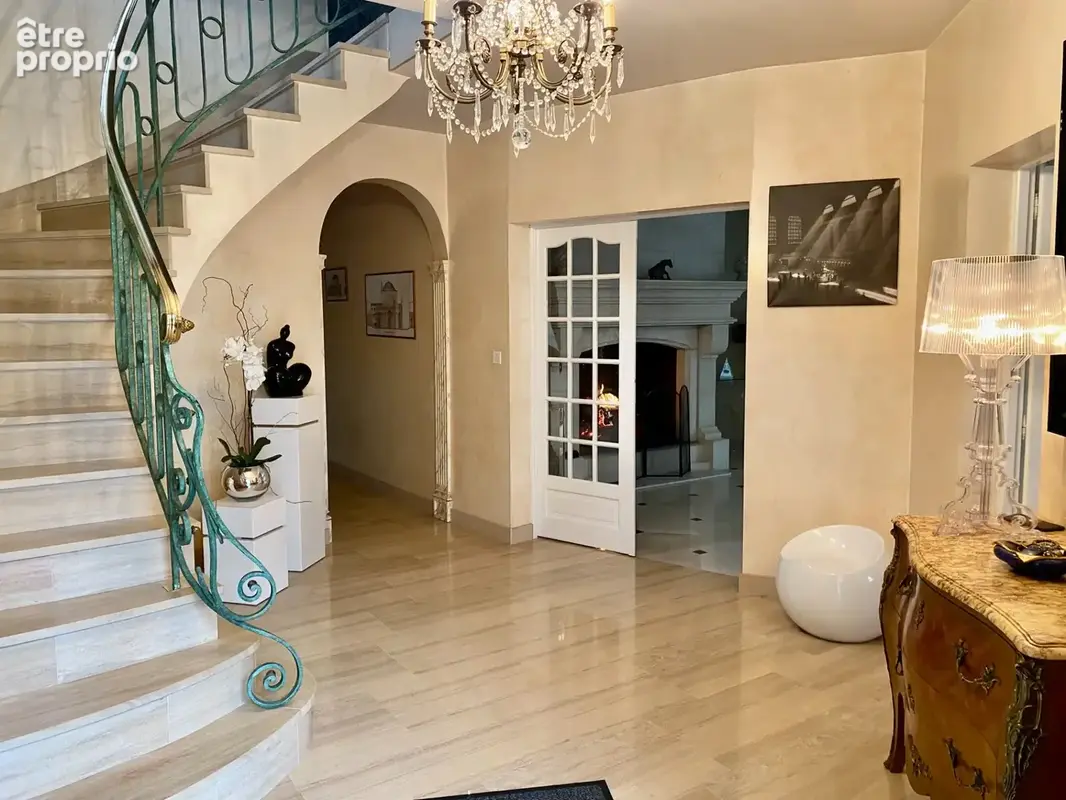 TROISSEREUX maison de 296 m² - Terrain de 6 000 m² - photo 3