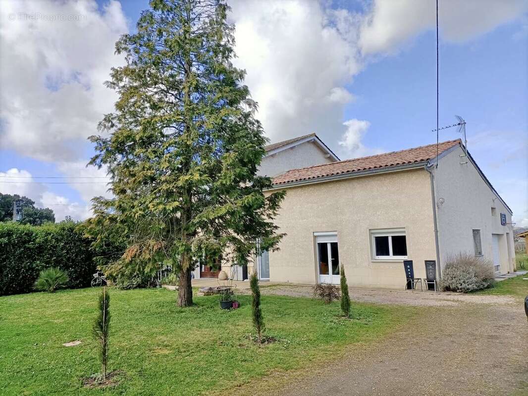 Maison à SAINT-EMILION