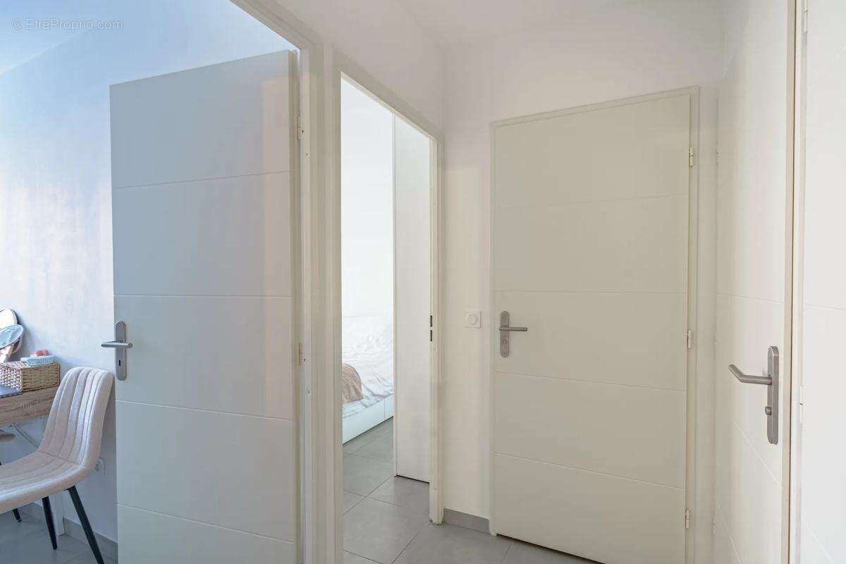 Appartement à MARSEILLE-4E
