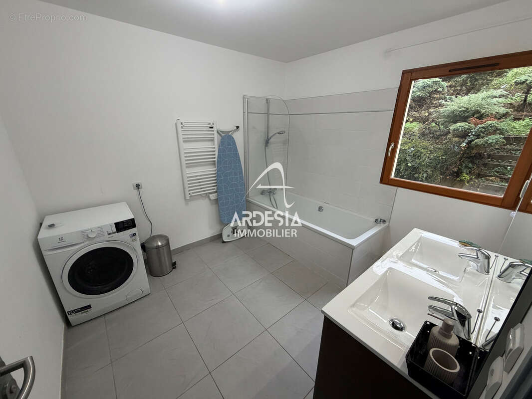 Appartement à SAINT-JEAN-DE-MAURIENNE