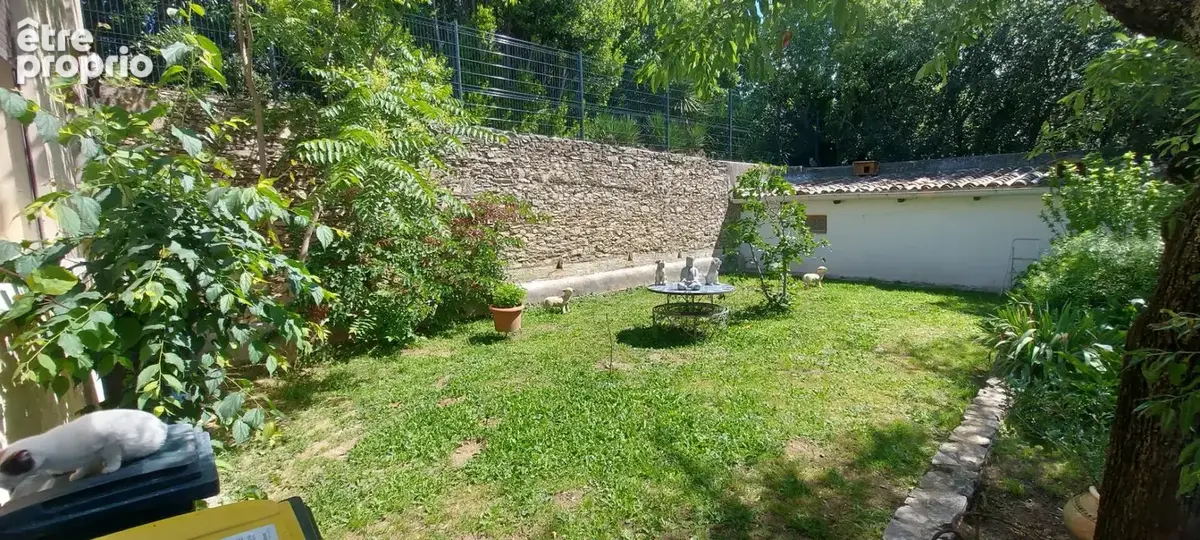 GARD. 30.NIMES. Quartier La Cigale. Belle maison de 119 m2 sur terrain arboré de 1250 m² avec piscine 10 X 6 ? Dépendance ? Capi - photo 2