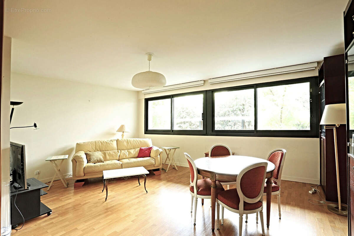 Appartement à PARIS-15E